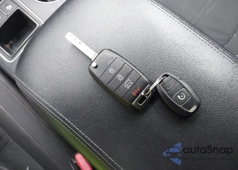 2017 Kia Sorento 2.4L Lx from USA, damaged, VIN 5XYPGDA3XHG324542